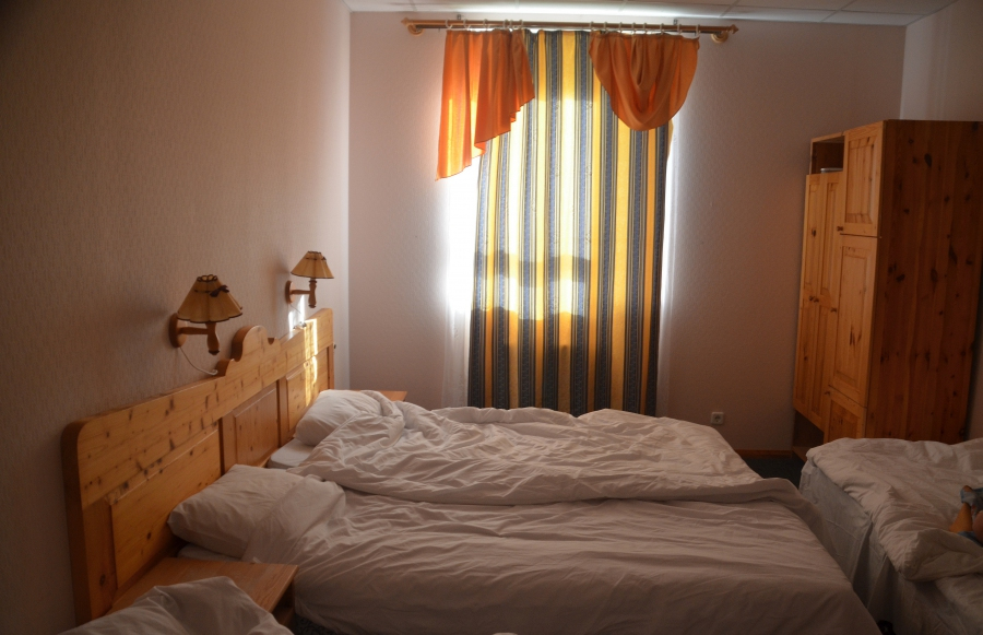 Lõokese hotelli kahene tuba, 57 eurot öö.