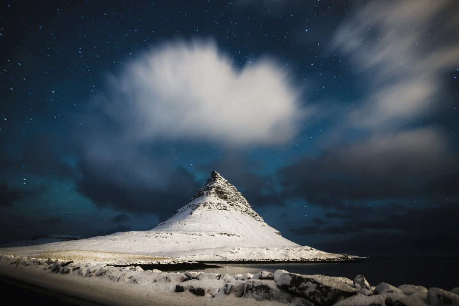 Kirkjufell - mägi Islandil Snaefellsnesi poolsaarel 17. novembril 2017. Foto: (C) Hendrik Mändla