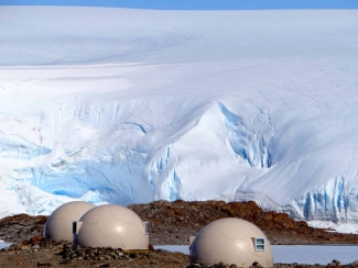Öömaja Antarktikas: White Desert.