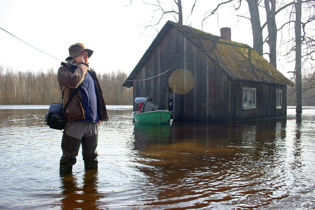 Aivar Ruukel Soomaa üleujutusel. Foto: Kaido Einama